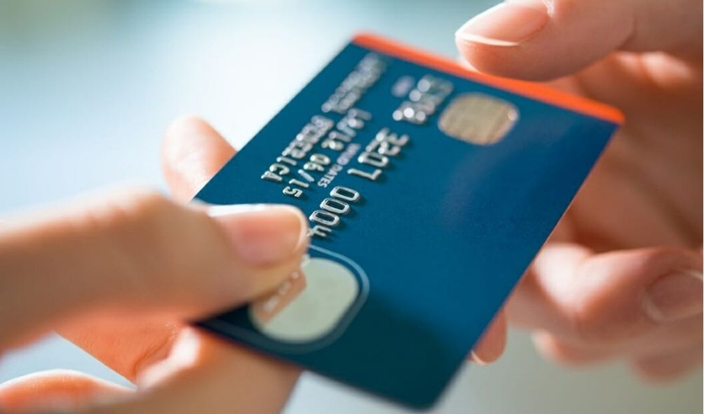 7 Common Credit Card Mistakes People Make & Then Regret Later
