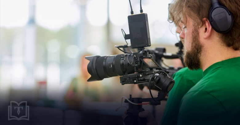 Advantages and Disadvantages of Working in Film Industry