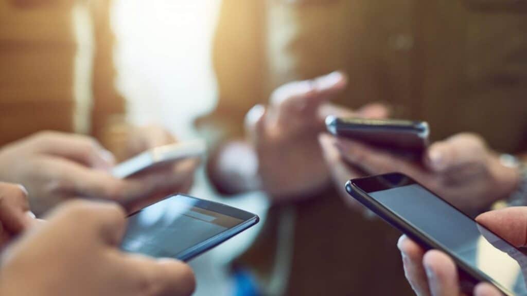 What are the latest innovations in smartphone technology in 2022